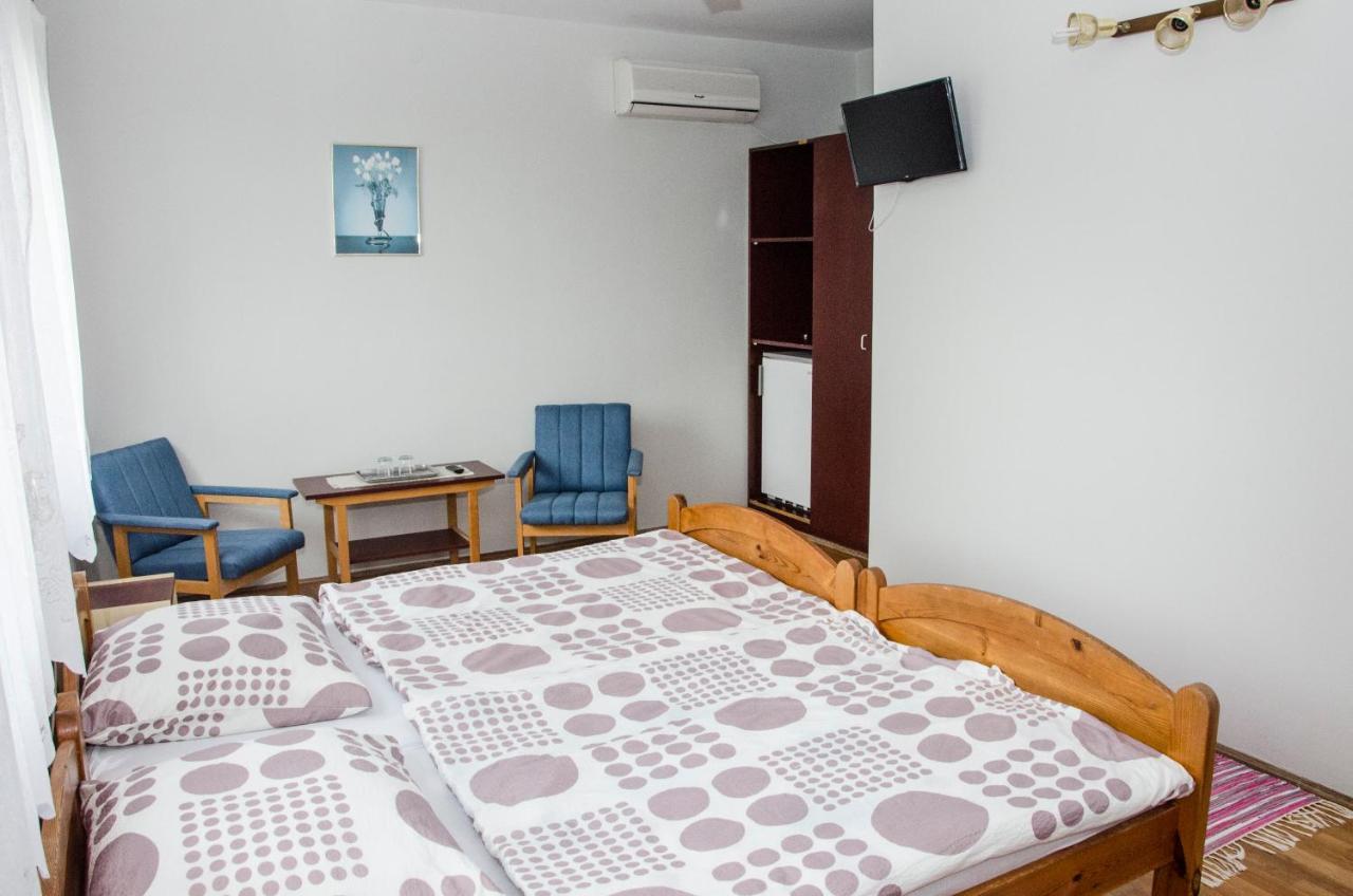 Pigál Panzió Panzió Badacsonyörs Kültér fotó
